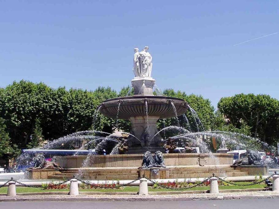 Studio Au Coeur D'Aix Avec Balcon Et Parking 普罗旺斯地区艾克斯 外观 照片