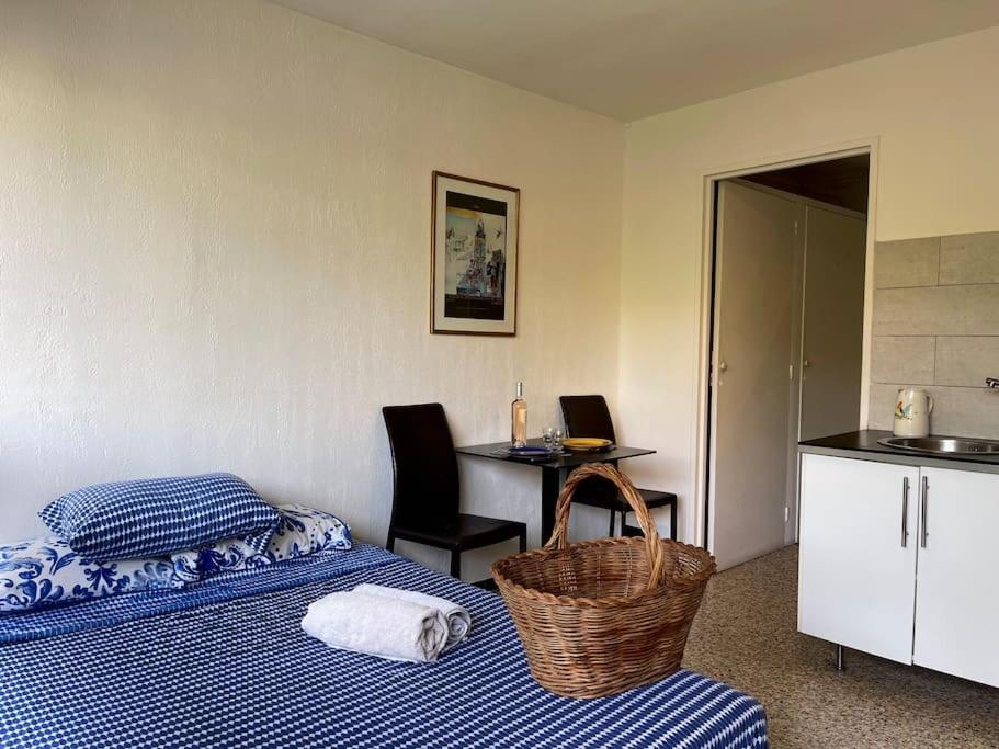 Studio Au Coeur D'Aix Avec Balcon Et Parking 普罗旺斯地区艾克斯 外观 照片